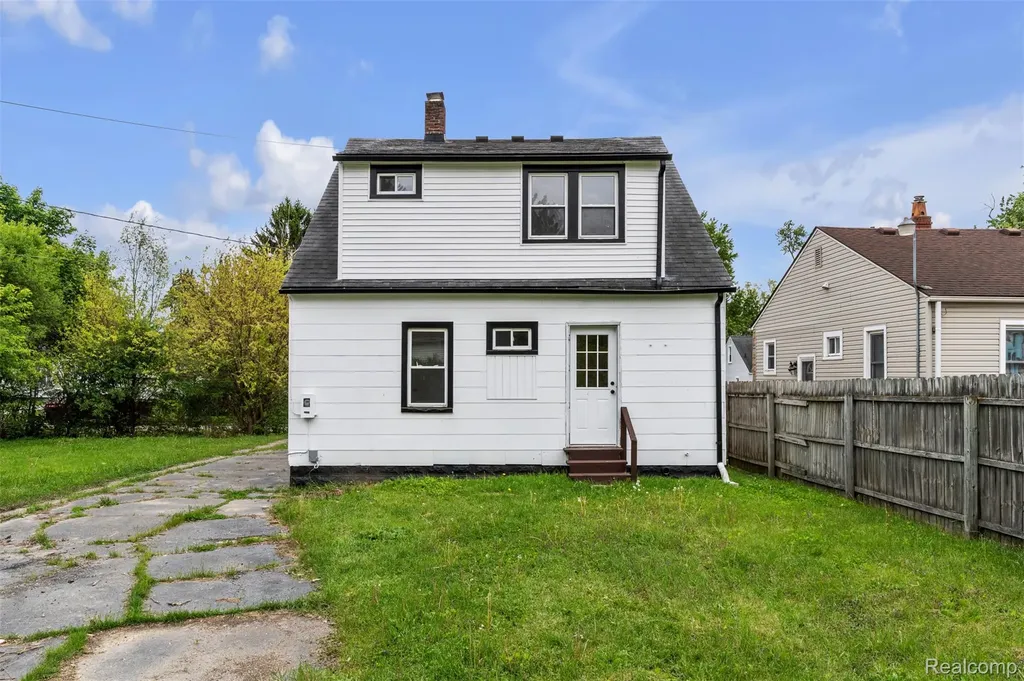 45 E Rutgers Avenue Pontiac City MI 48340