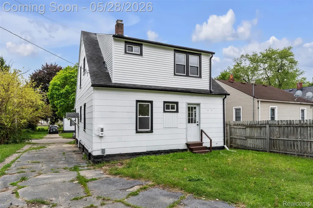 45 E Rutgers Avenue Pontiac City MI 48340