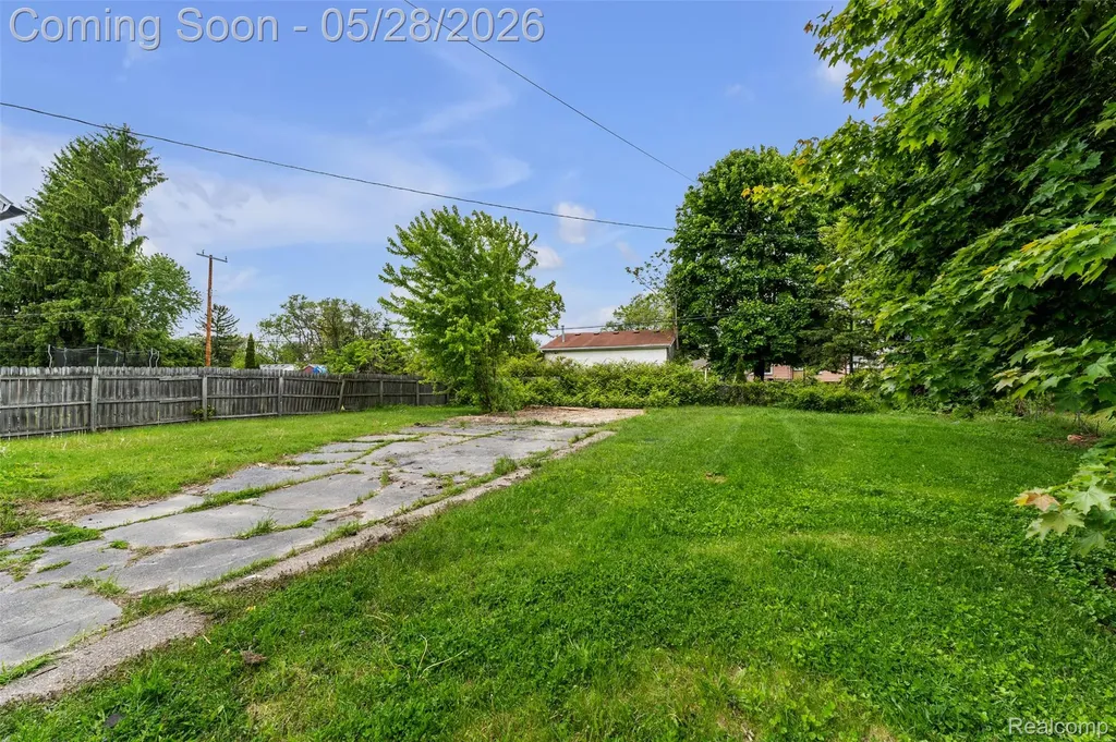 45 E Rutgers Avenue Pontiac City MI 48340