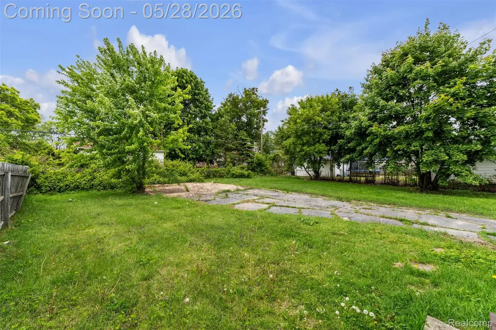 45 E Rutgers Avenue Pontiac City MI 48340