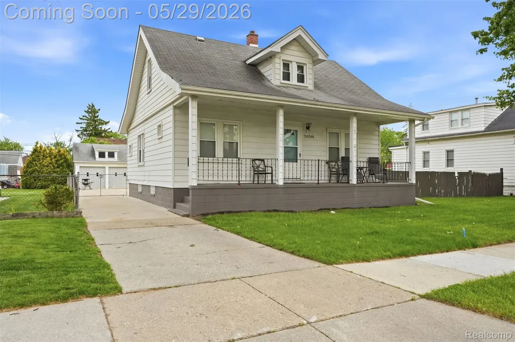 24248 Hayes Avenue Eastpointe City MI 48021
