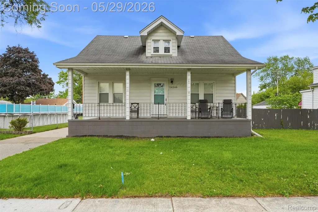 24248 Hayes Avenue Eastpointe City MI 48021