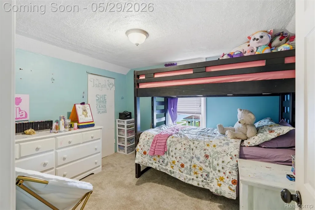 24248 Hayes Avenue Eastpointe City MI 48021