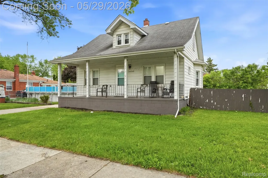 24248 Hayes Avenue Eastpointe City MI 48021