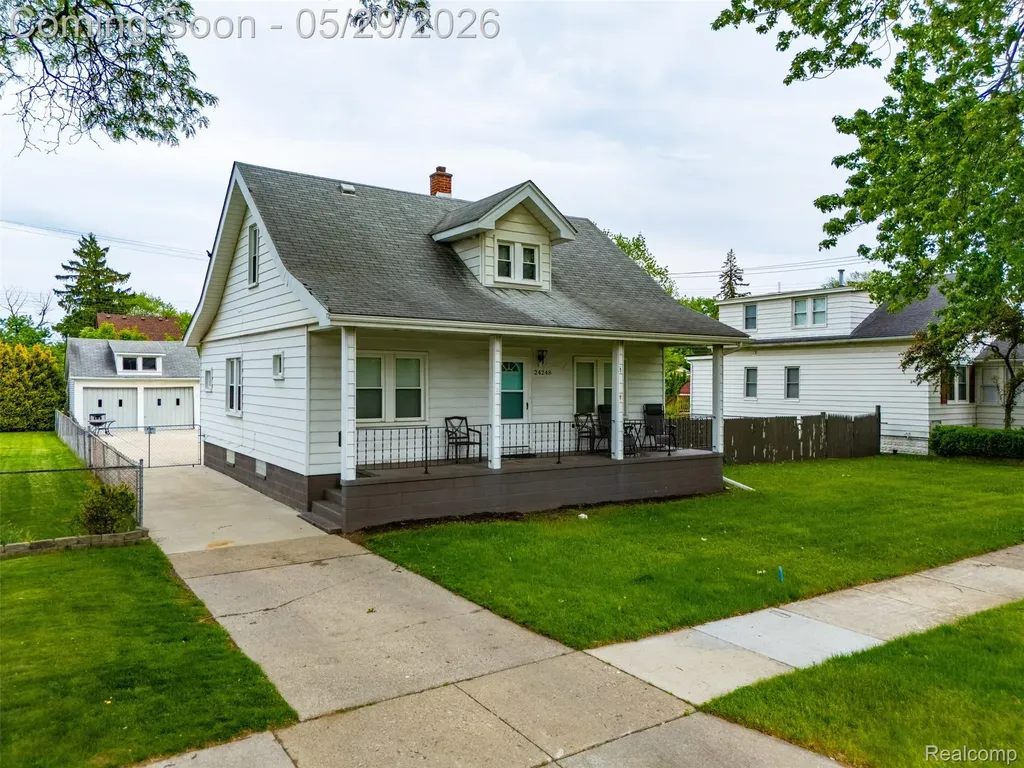 24248 Hayes Avenue Eastpointe City MI 48021