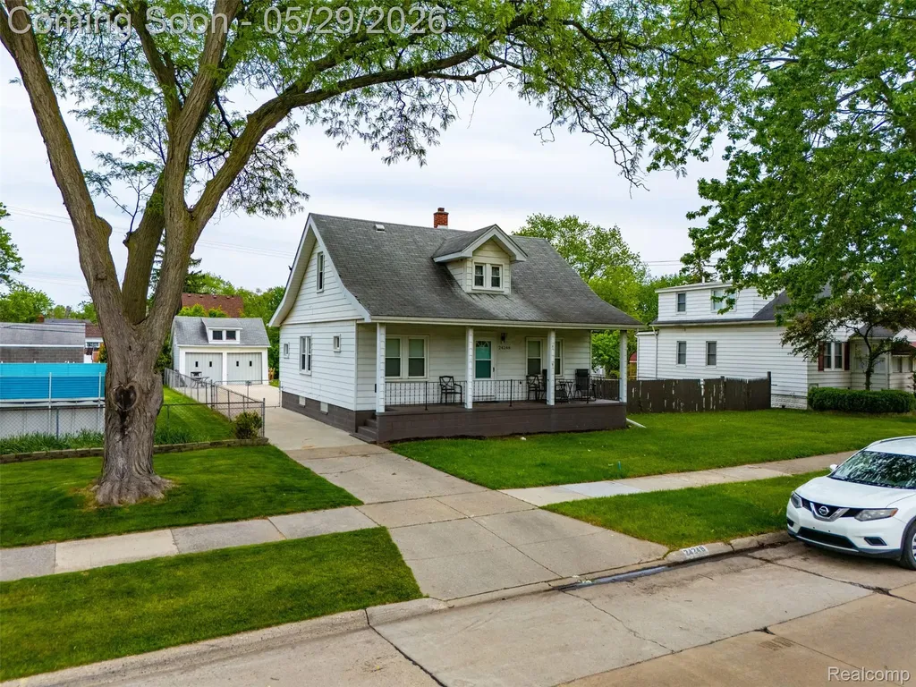 24248 Hayes Avenue Eastpointe City MI 48021