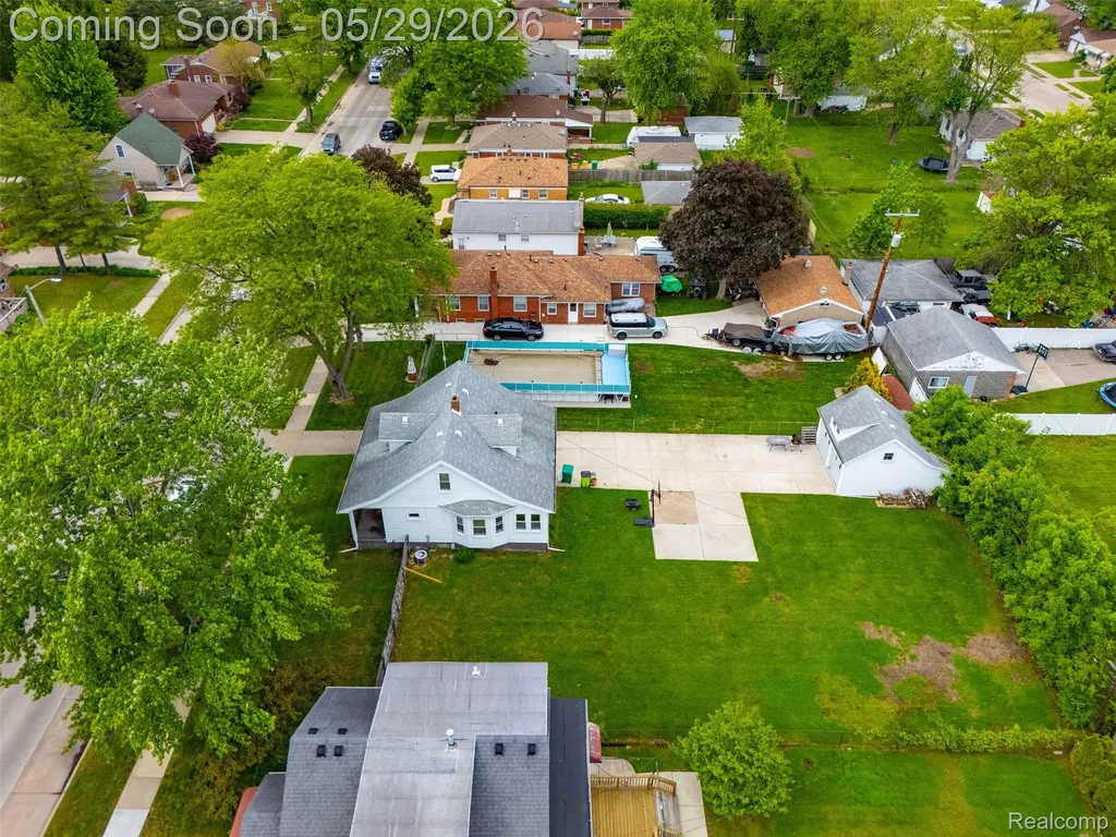 24248 Hayes Avenue Eastpointe City MI 48021
