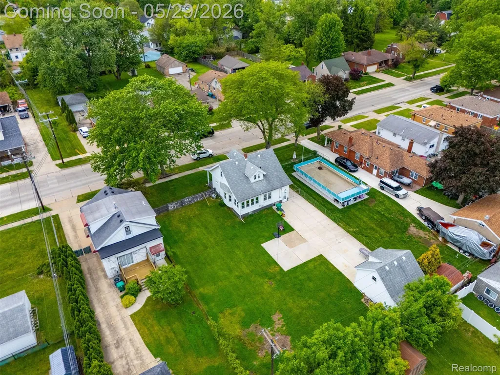 24248 Hayes Avenue Eastpointe City MI 48021