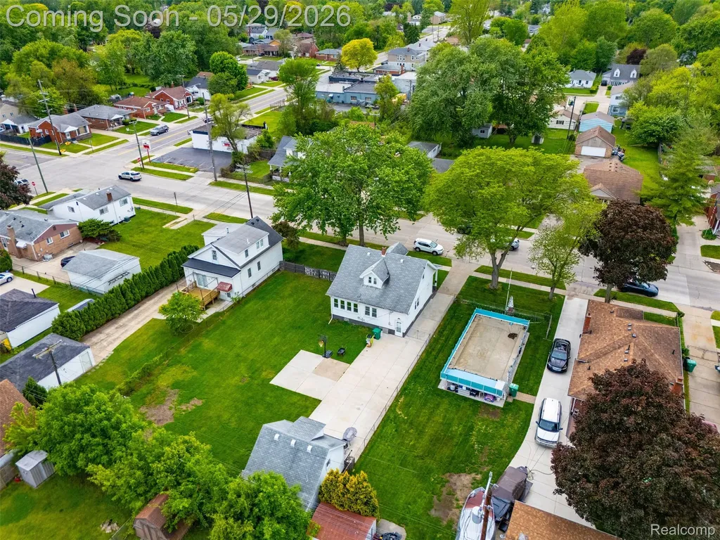 24248 Hayes Avenue Eastpointe City MI 48021