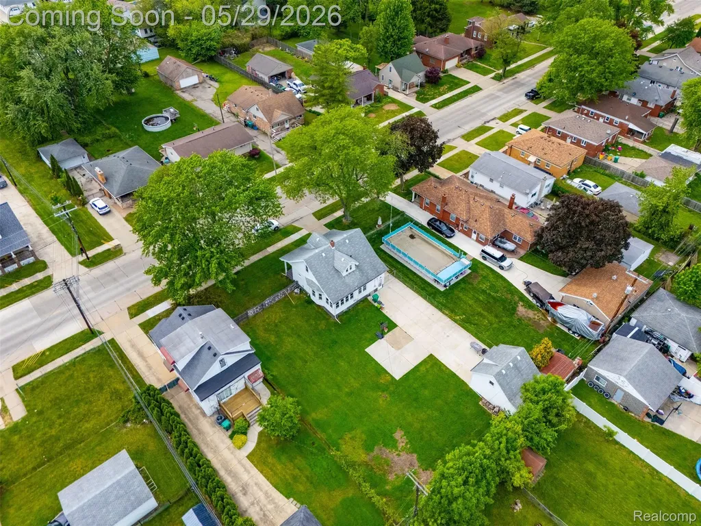 24248 Hayes Avenue Eastpointe City MI 48021