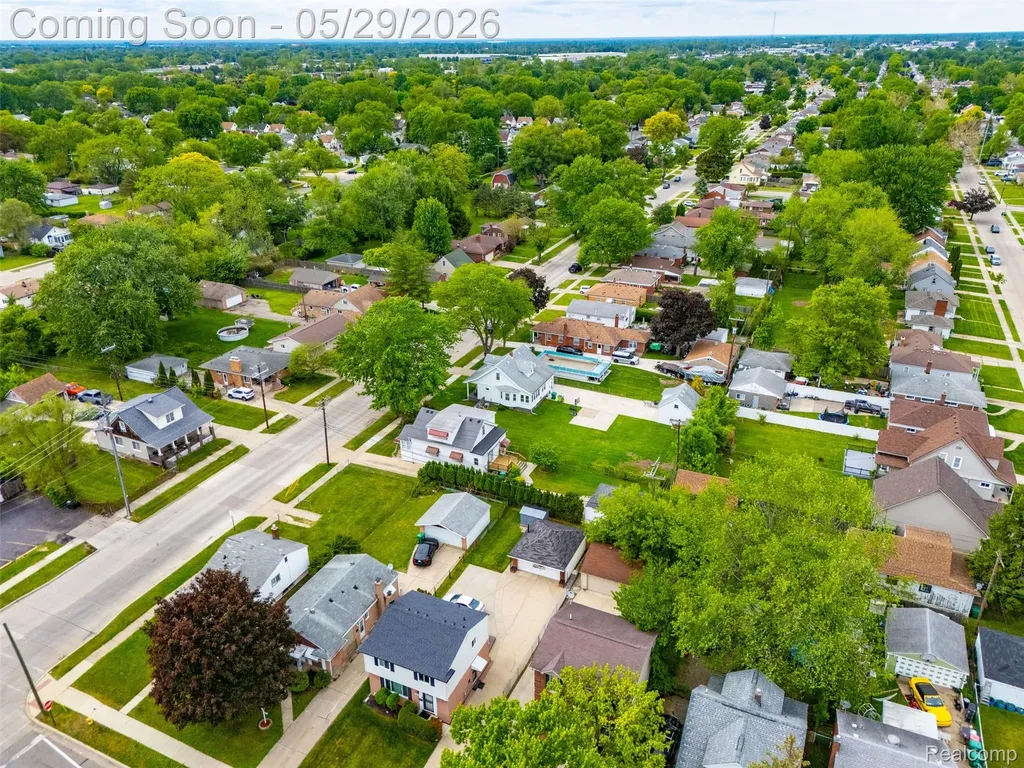 24248 Hayes Avenue Eastpointe City MI 48021