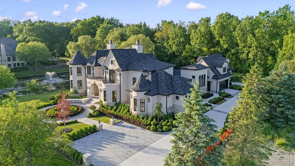 575 Chase Lane Bloomfield Hills City MI 48304