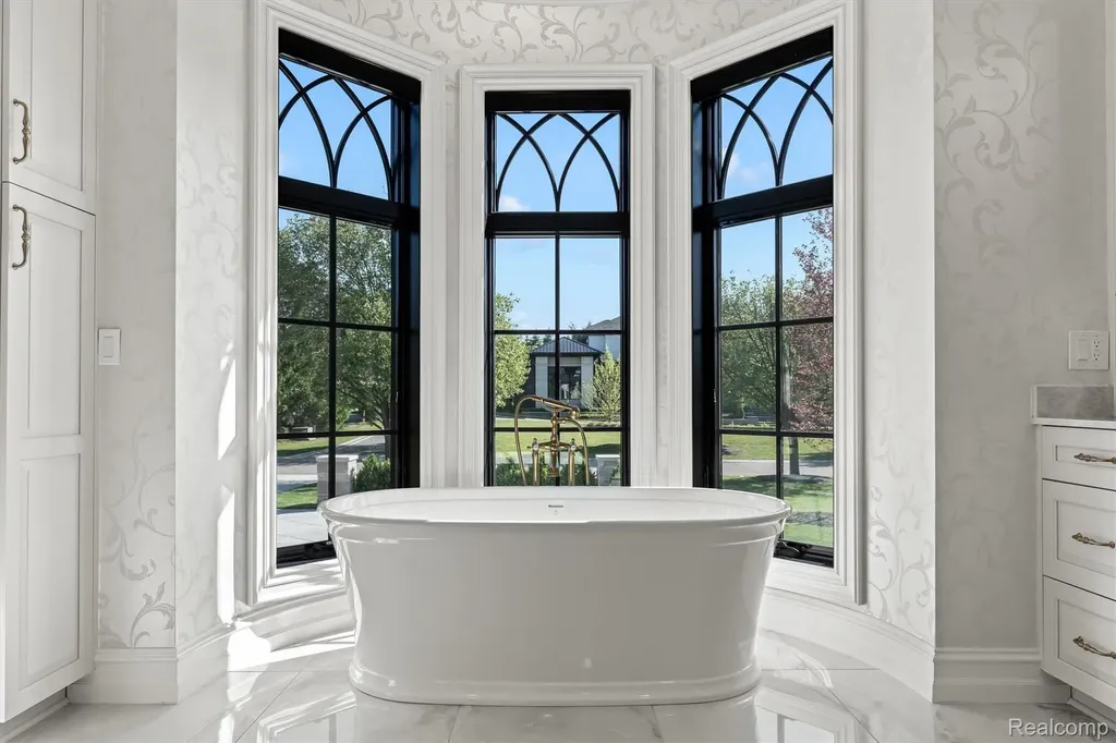 575 Chase Lane Bloomfield Hills City MI 48304