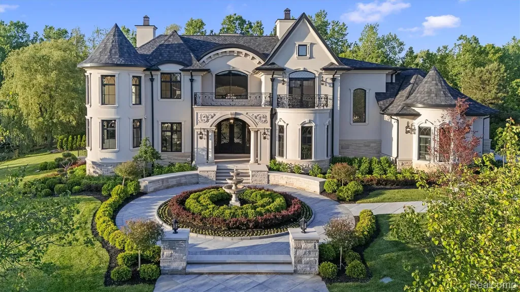 575 Chase Lane Bloomfield Hills City MI 48304
