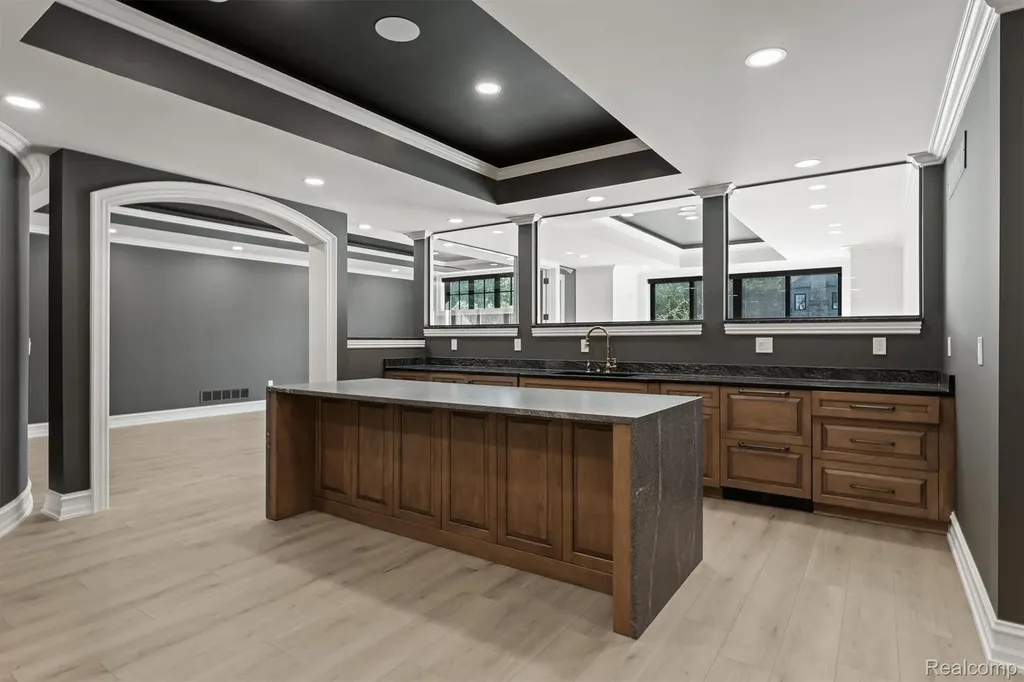 575 Chase Lane Bloomfield Hills City MI 48304