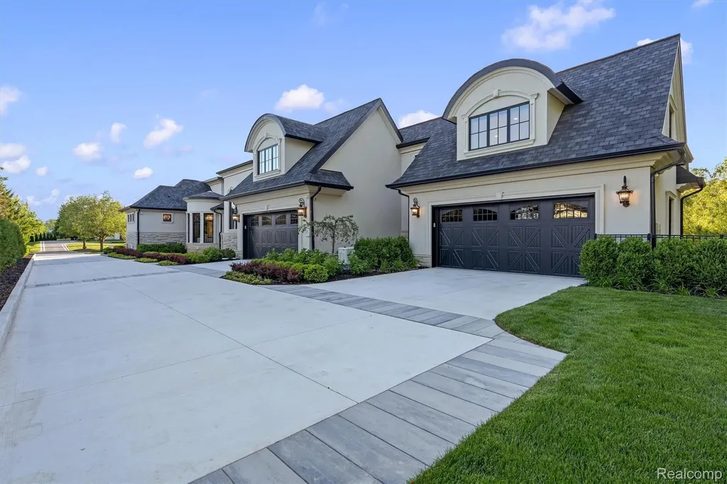 575 Chase Lane Bloomfield Hills City MI 48304