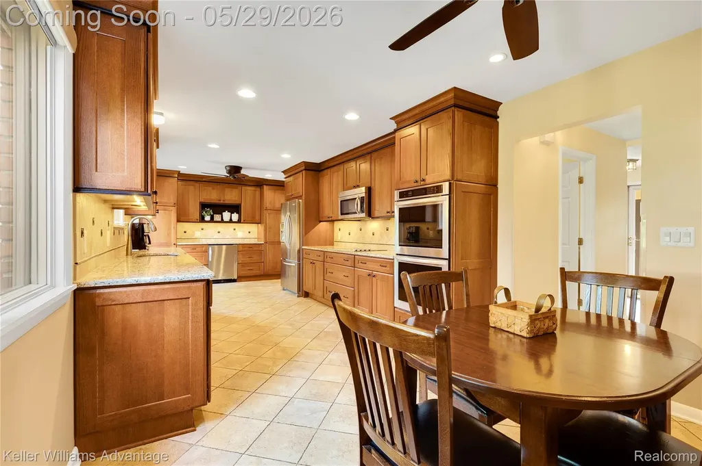 15566 Liverpool Street Livonia City MI 48154