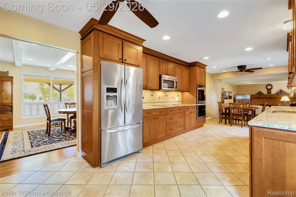15566 Liverpool Street Livonia City MI 48154
