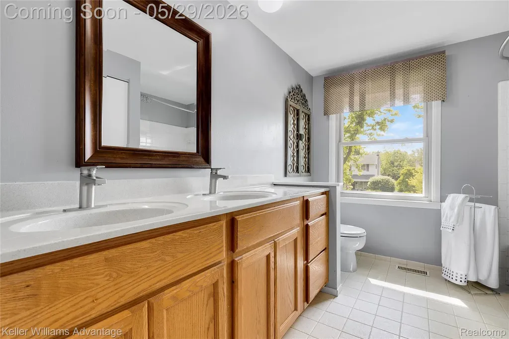 15566 Liverpool Street Livonia City MI 48154