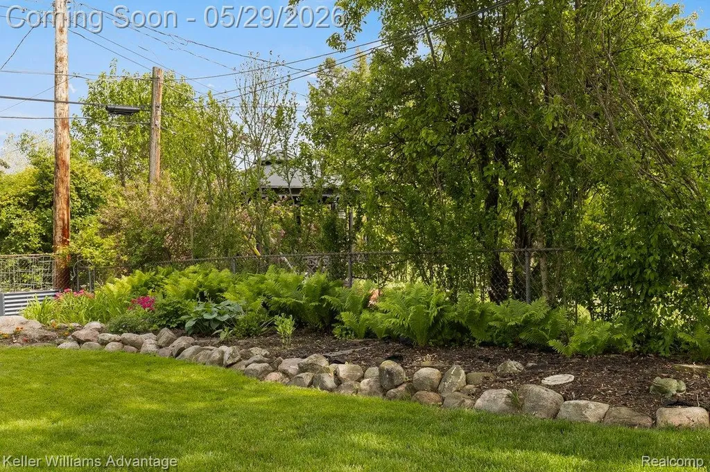 15566 Liverpool Street Livonia City MI 48154