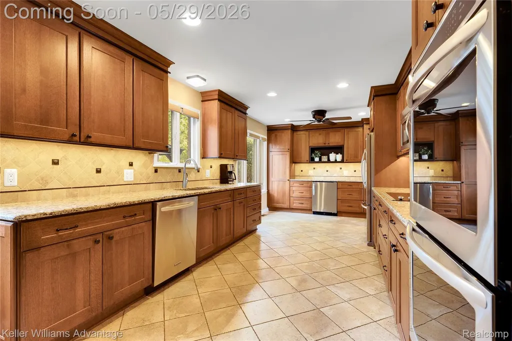 15566 Liverpool Street Livonia City MI 48154