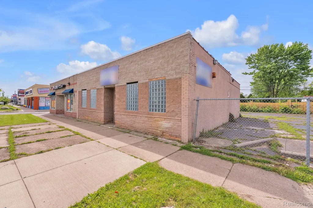 18311 - 18327 W Warren Avenue Detroit City MI 48228