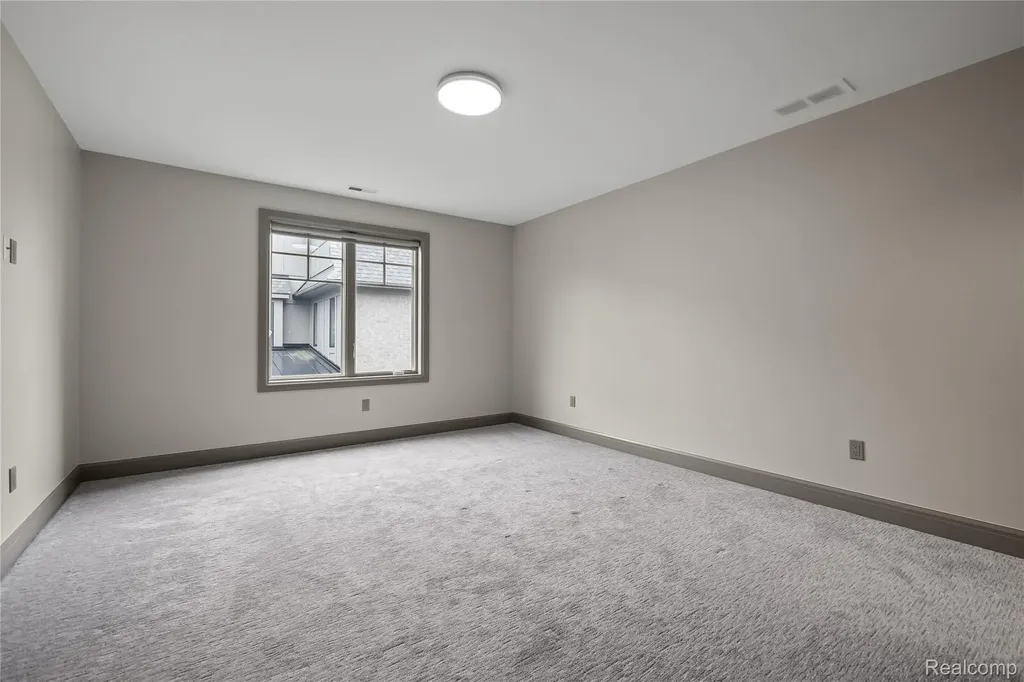 3824 Poppleton Court Troy City MI 48084