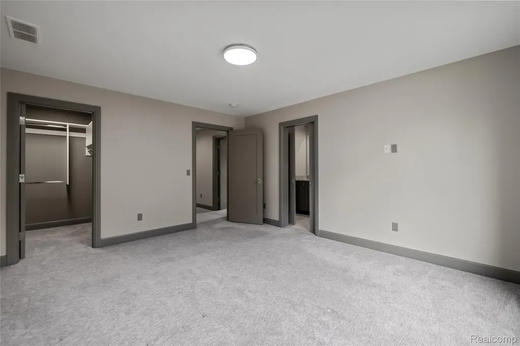 3824 Poppleton Court Troy City MI 48084