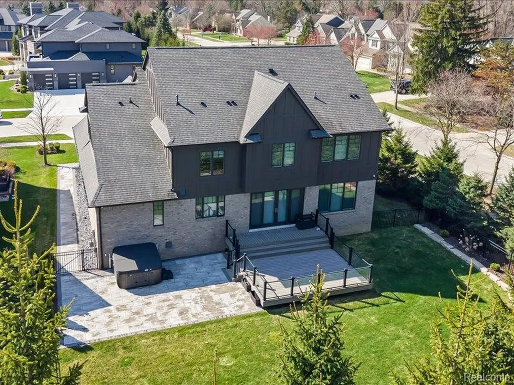 3824 Poppleton Court Troy City MI 48084
