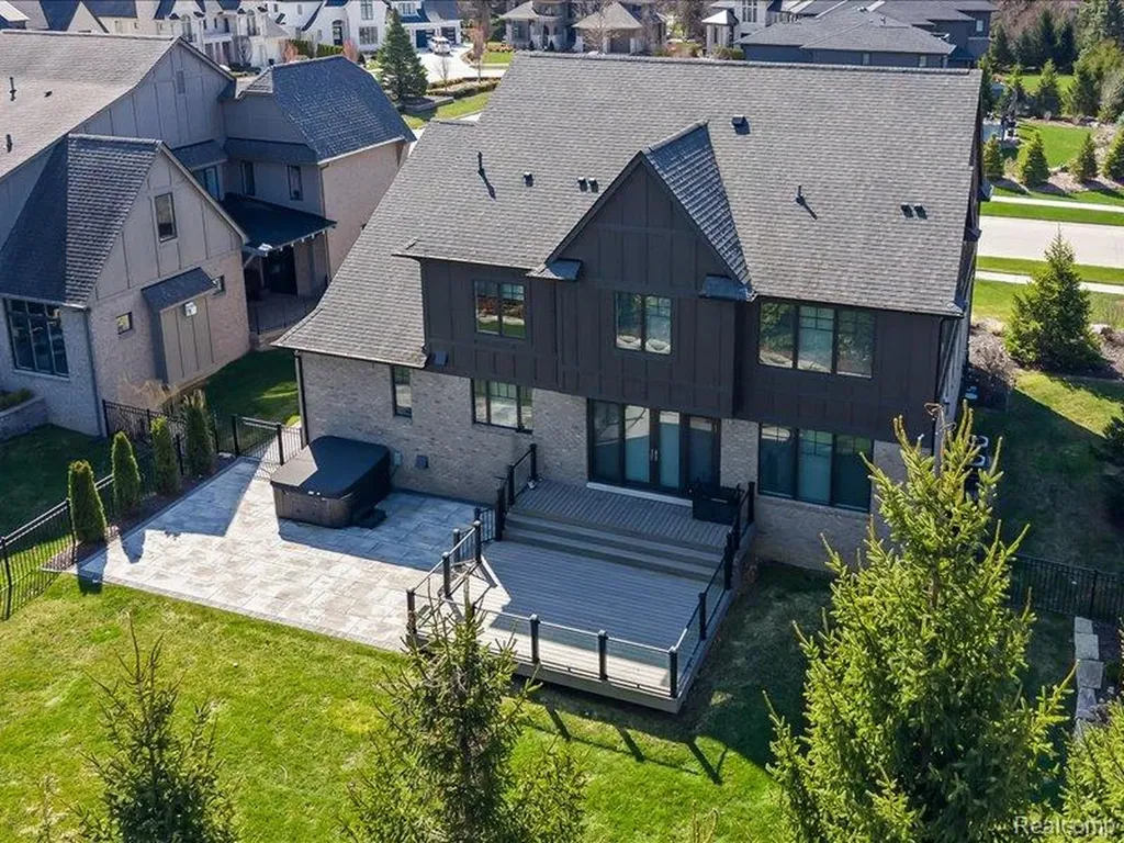 3824 Poppleton Court Troy City MI 48084