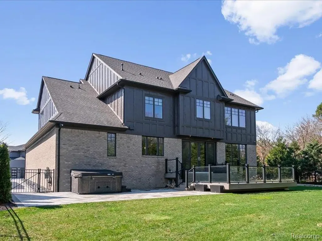 3824 Poppleton Court Troy City MI 48084