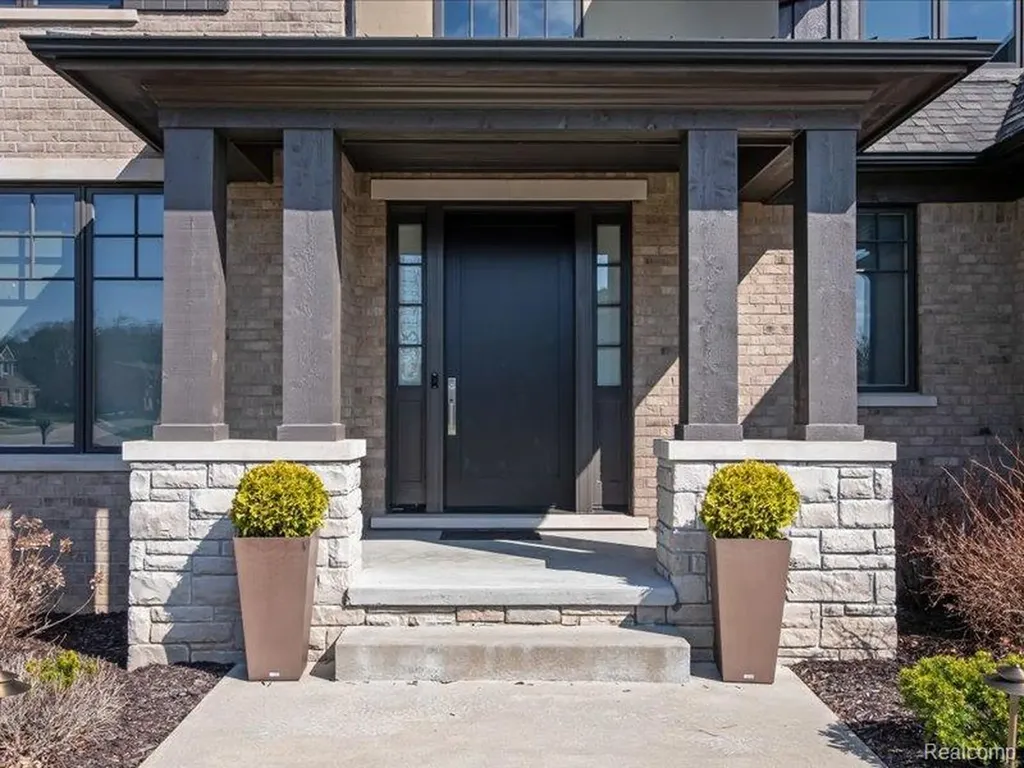 3824 Poppleton Court Troy City MI 48084
