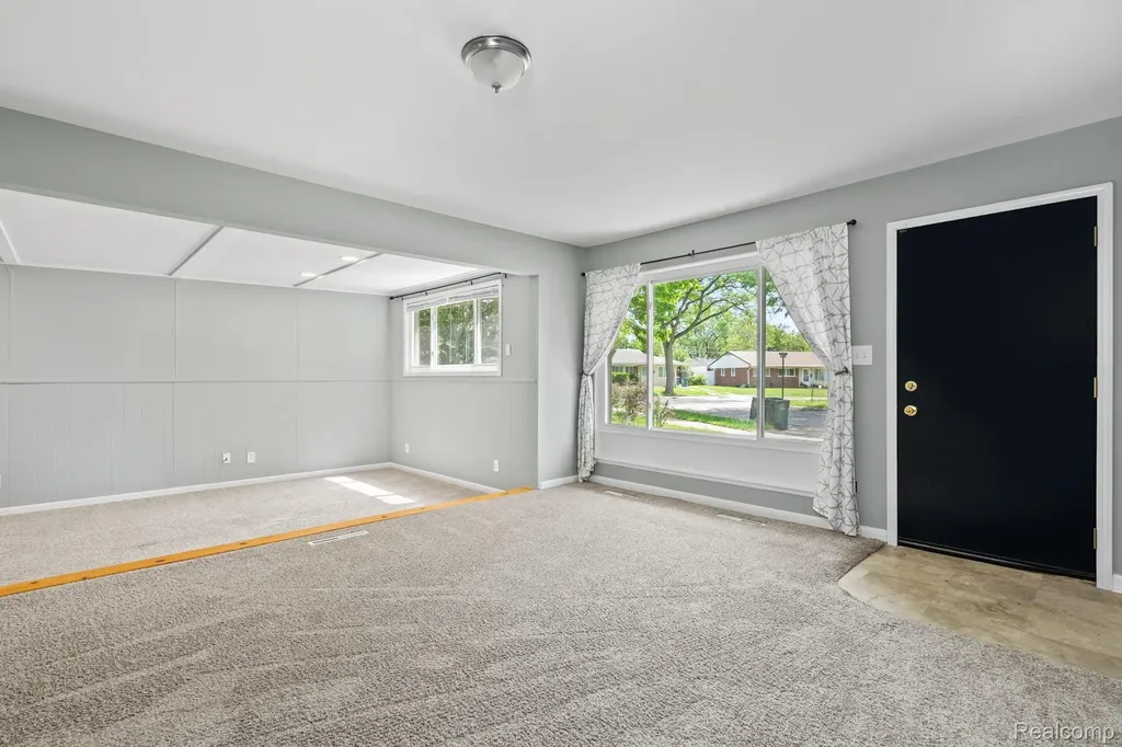 21951 Morton Street Oak Park City MI 48237