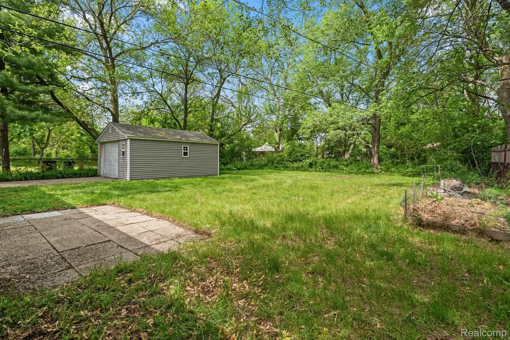 21951 Morton Street Oak Park City MI 48237