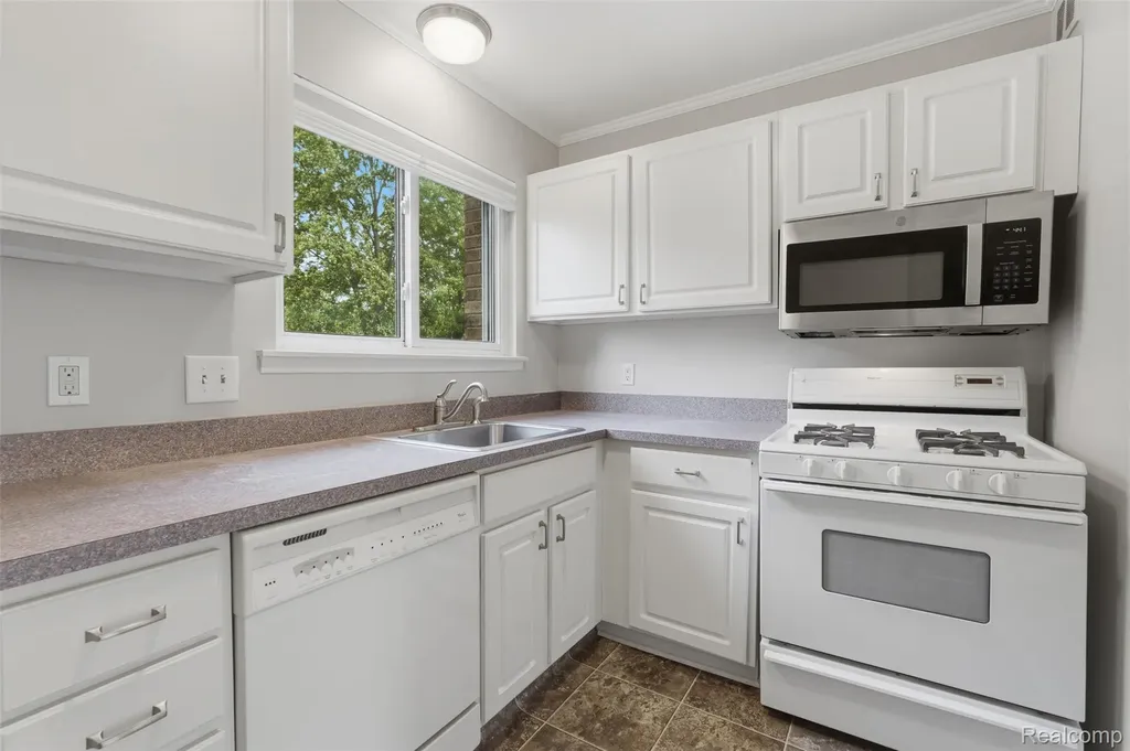 356 Hartman Lane Saline City MI 48176