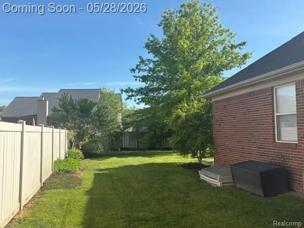 25820 Timber Creek Lane Brownstown Charter Township MI 48134
