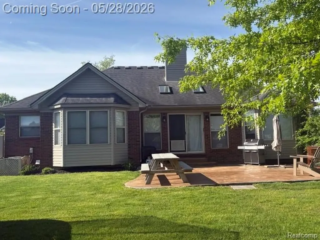 25820 Timber Creek Lane Brownstown Charter Township MI 48134