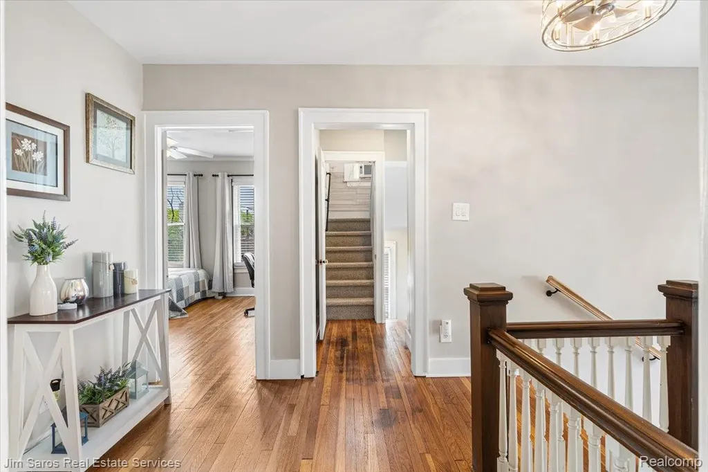 1215 Nottingham Road Grosse Pointe Park City MI 48230