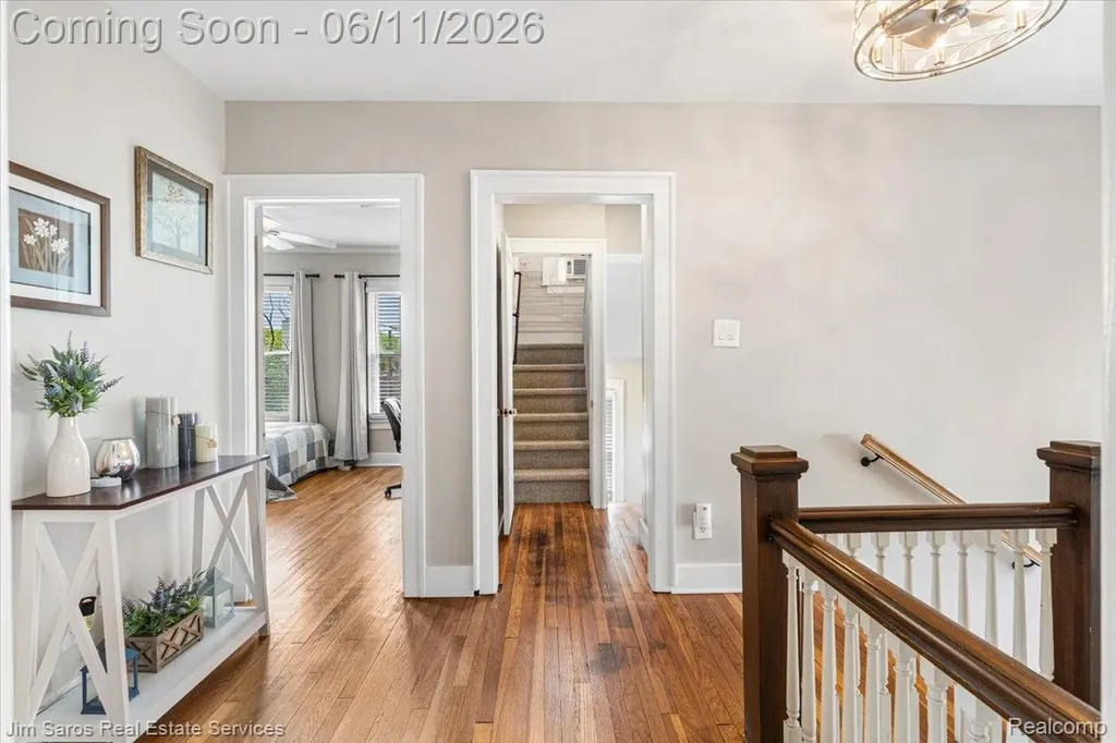 1215 Nottingham Road Grosse Pointe Park City MI 48230