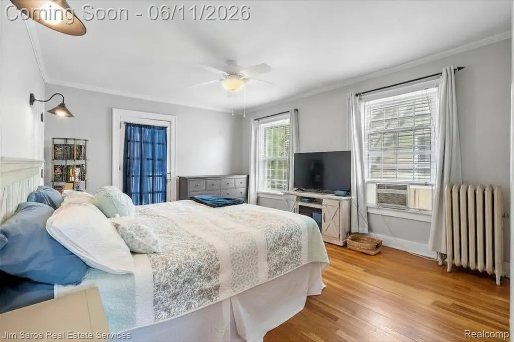 1215 Nottingham Road Grosse Pointe Park City MI 48230