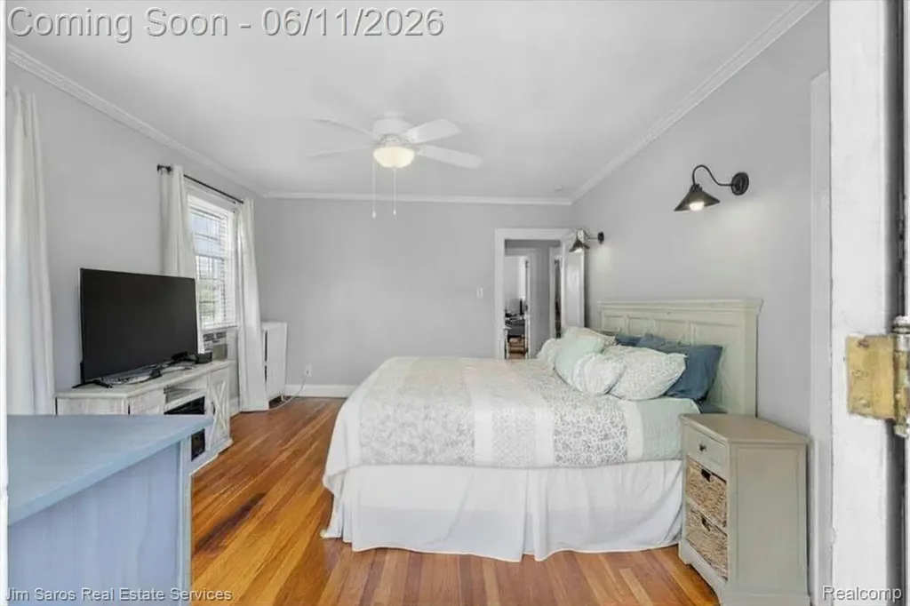 1215 Nottingham Road Grosse Pointe Park City MI 48230