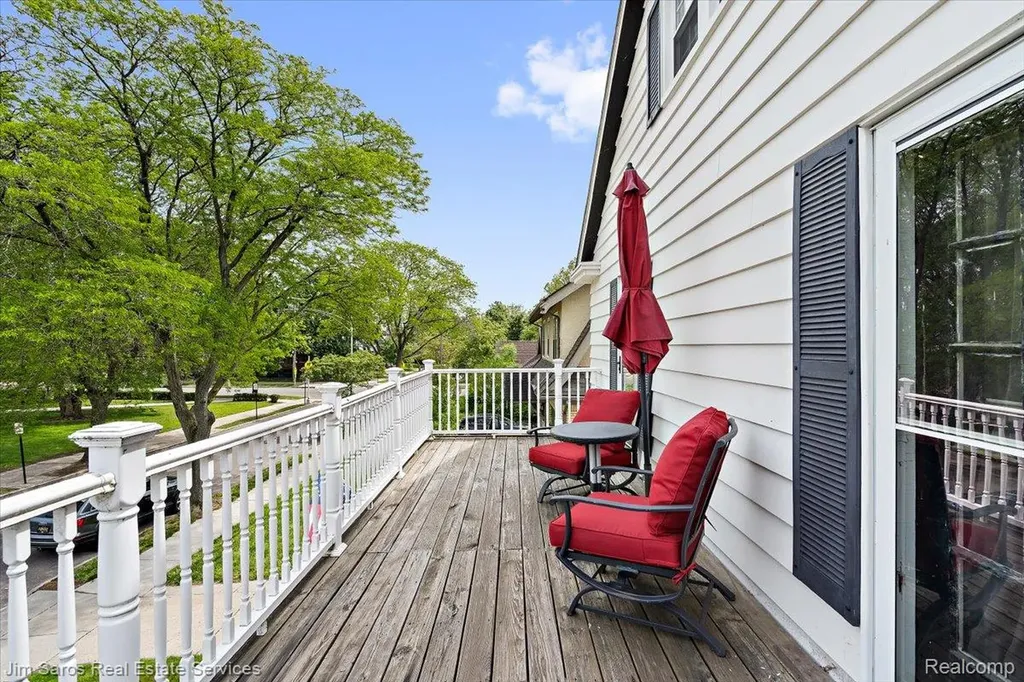 1215 Nottingham Road Grosse Pointe Park City MI 48230