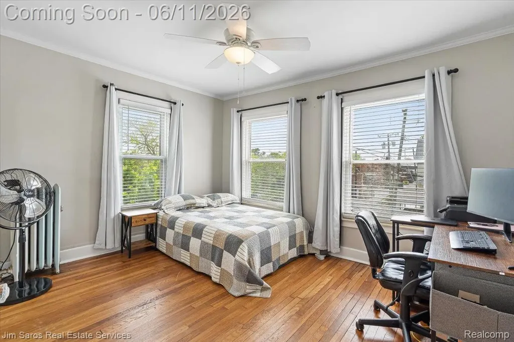1215 Nottingham Road Grosse Pointe Park City MI 48230