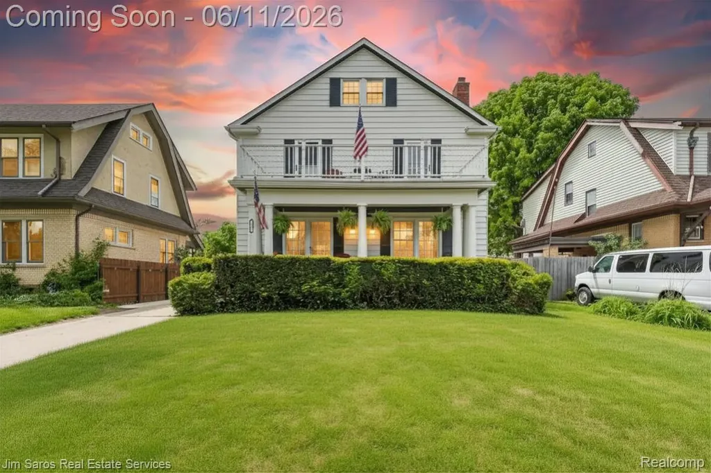 1215 Nottingham Road Grosse Pointe Park City MI 48230