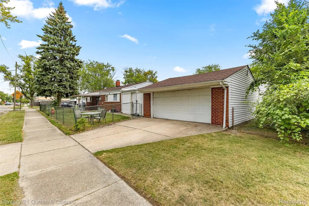 213 Suburban Street Ecorse City MI 48229