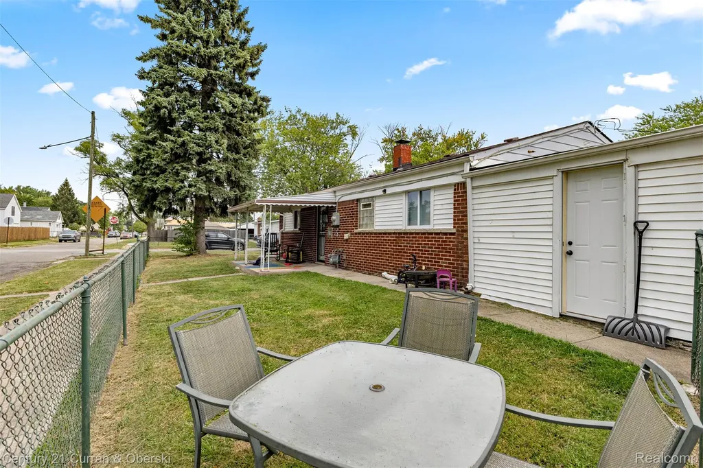 213 Suburban Street Ecorse City MI 48229