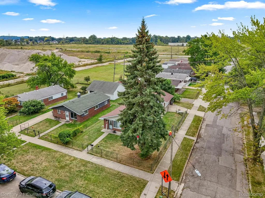 213 Suburban Street Ecorse City MI 48229