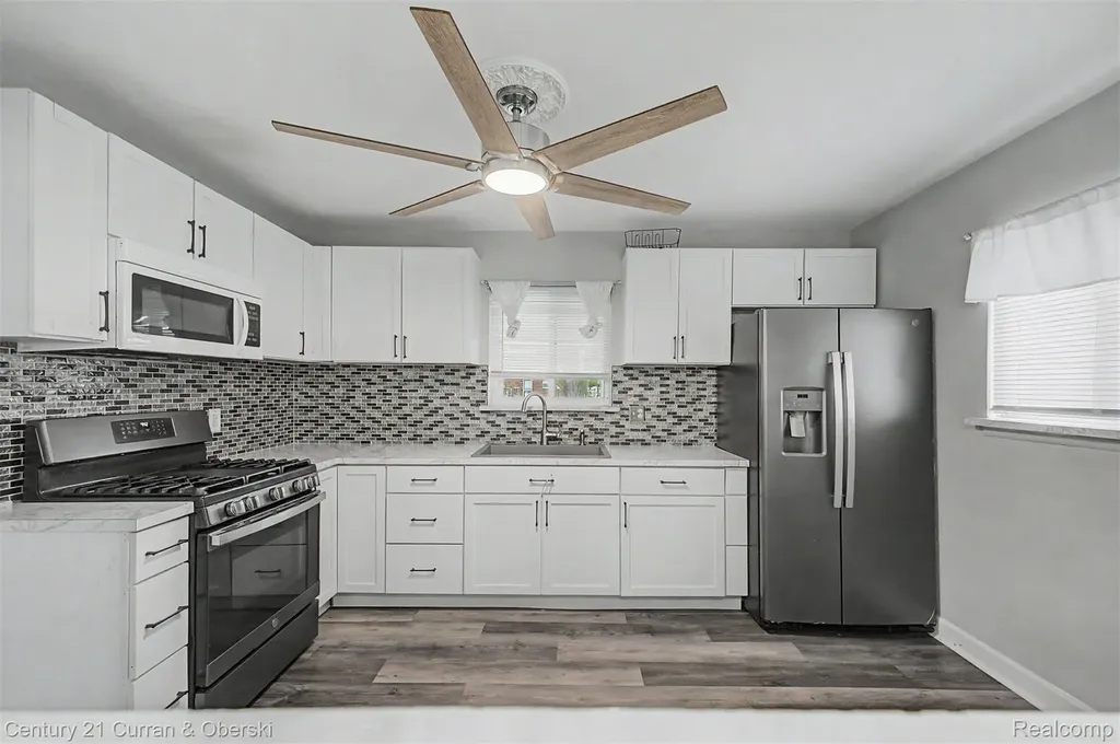 213 Suburban Street Ecorse City MI 48229