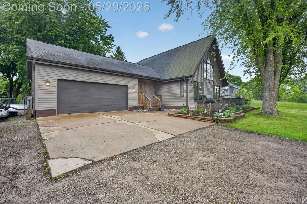 1280 Petts Road Fenton Charter Township MI 48430