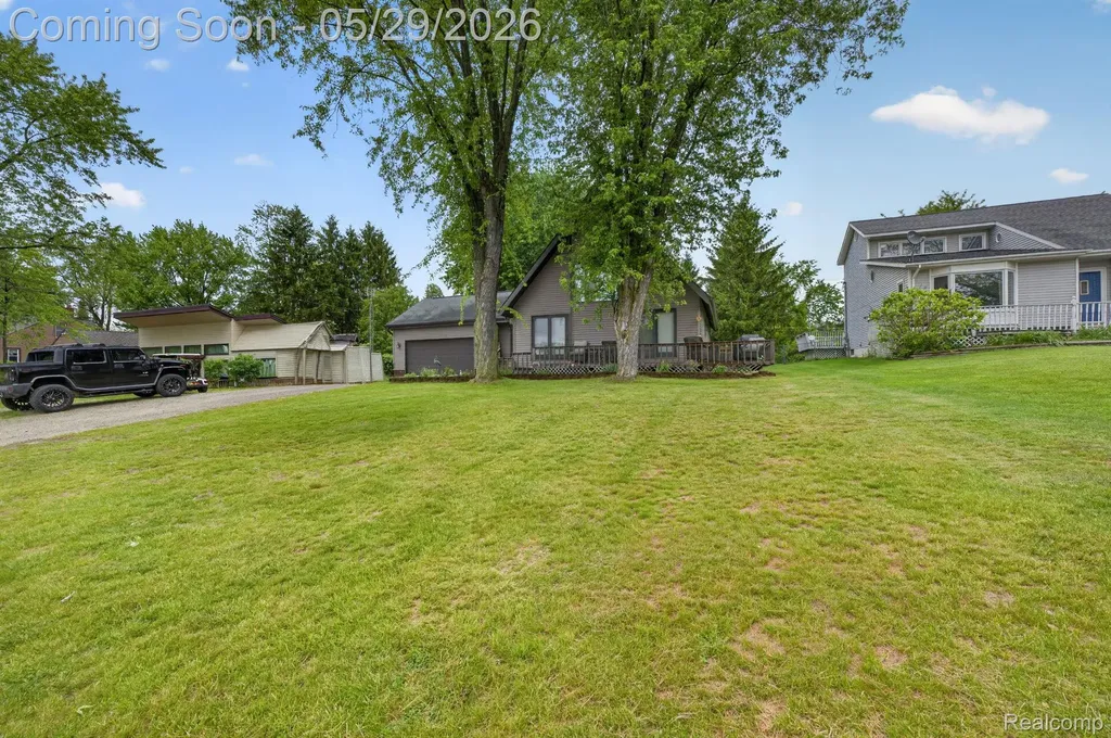 1280 Petts Road Fenton Charter Township MI 48430